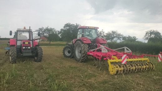 CASE IH PUMA 195 CVX a ZTS 16245 při podmítce.